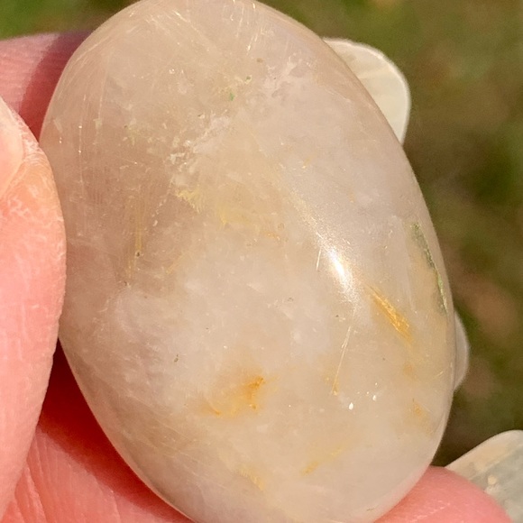 Genuine 402.00 Cts Golden Rutile Quartz Cabochon Lot - Picture 10 of 17